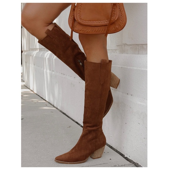 LAST PAIR! The Birkin Knee Boot - Picture 4 of 10